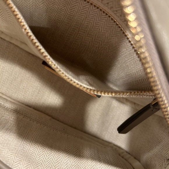 Tory Burch Small Kira Chevron Camera Bag - Picture 9 of 10